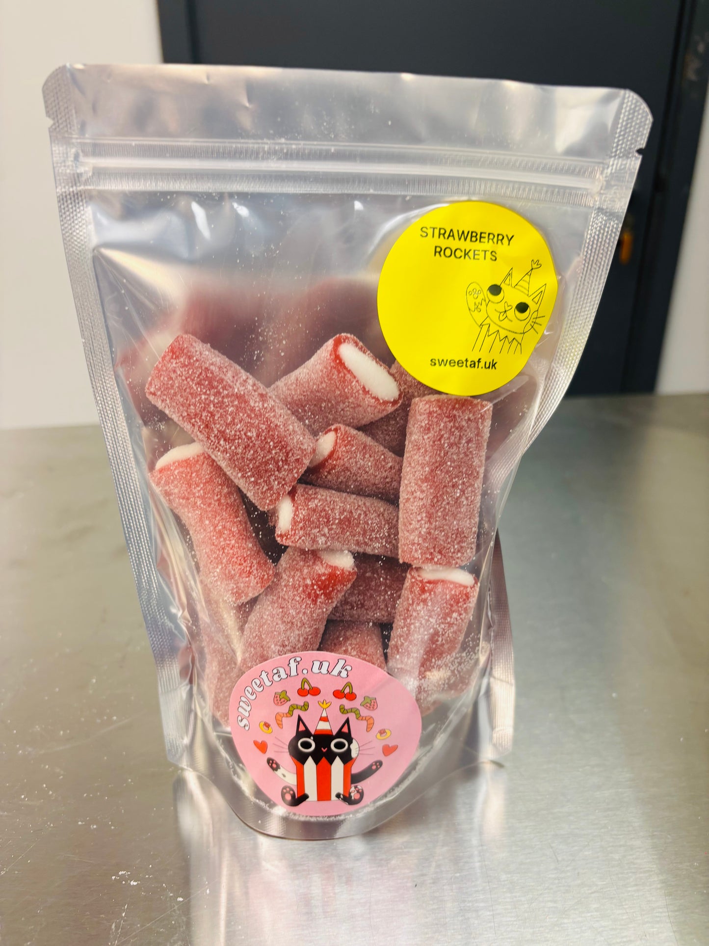 Fizzy Strawberry Rockets 400g