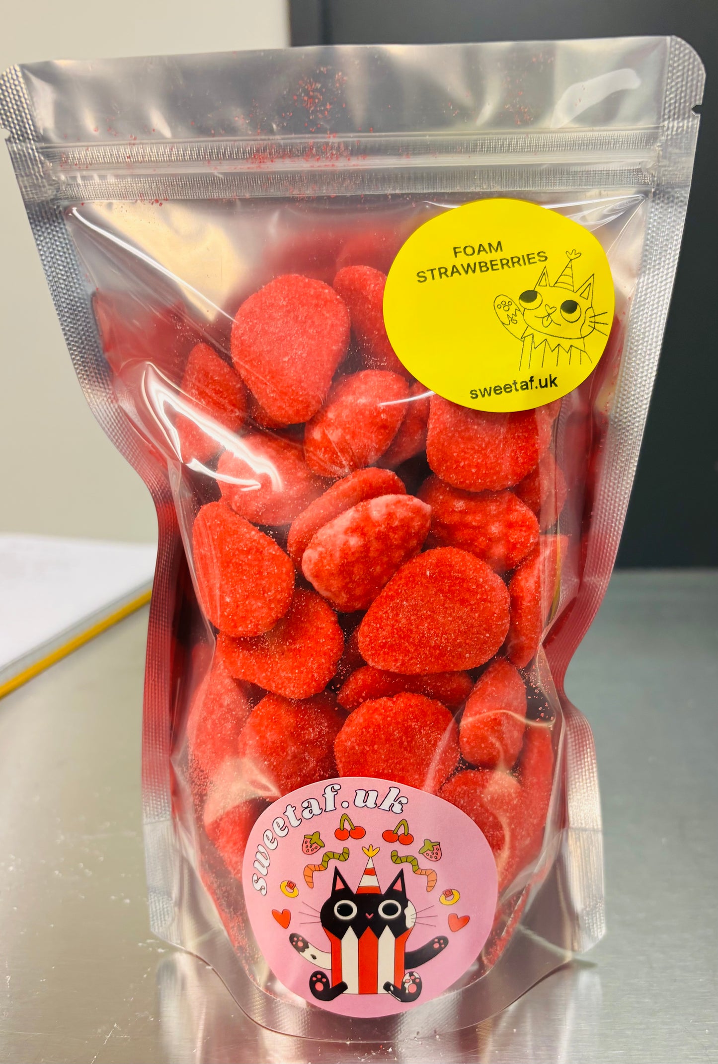 Foam Strawberries 400g